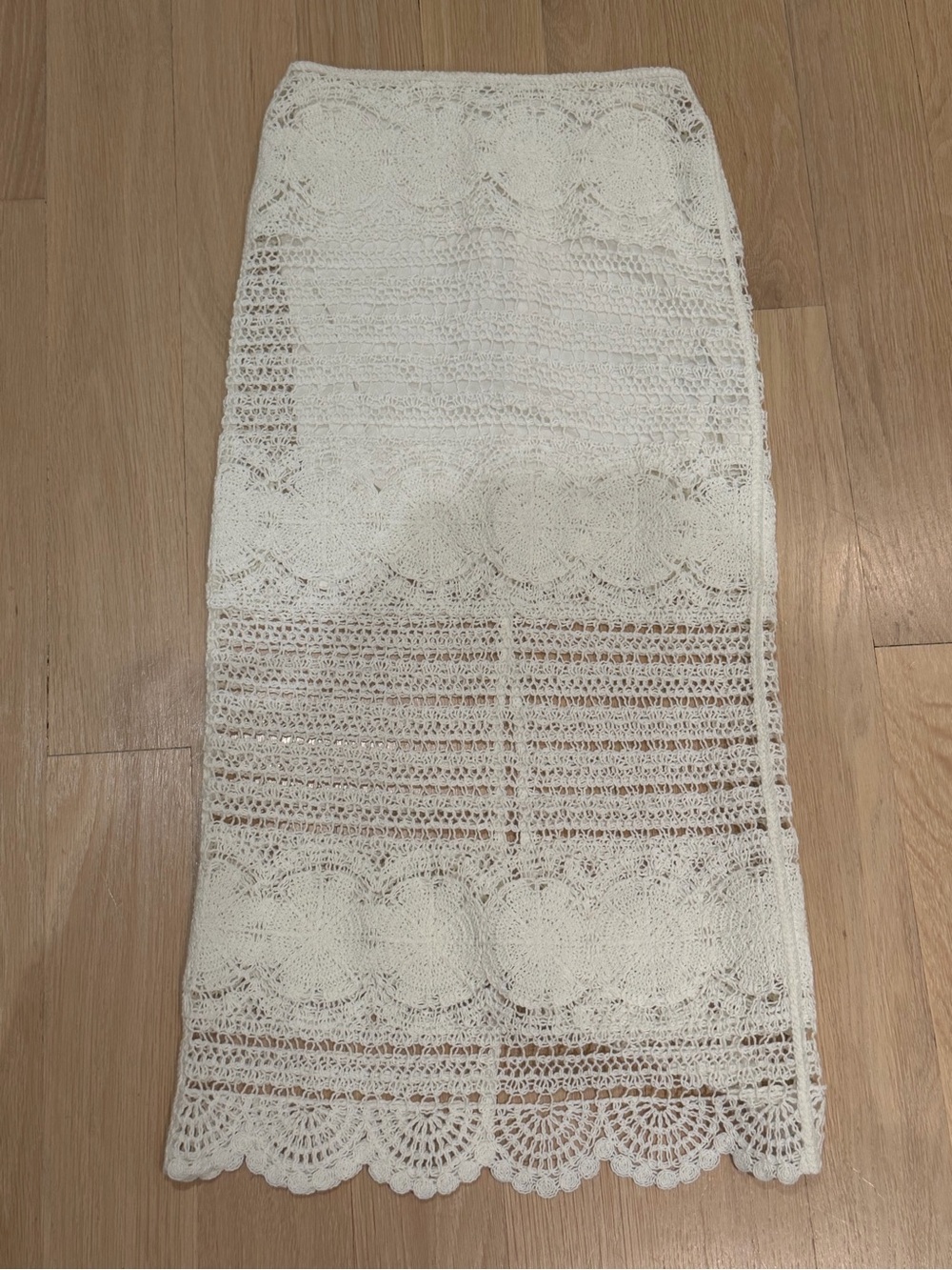 H&M Cream Crochet Lace Pencil Skirt